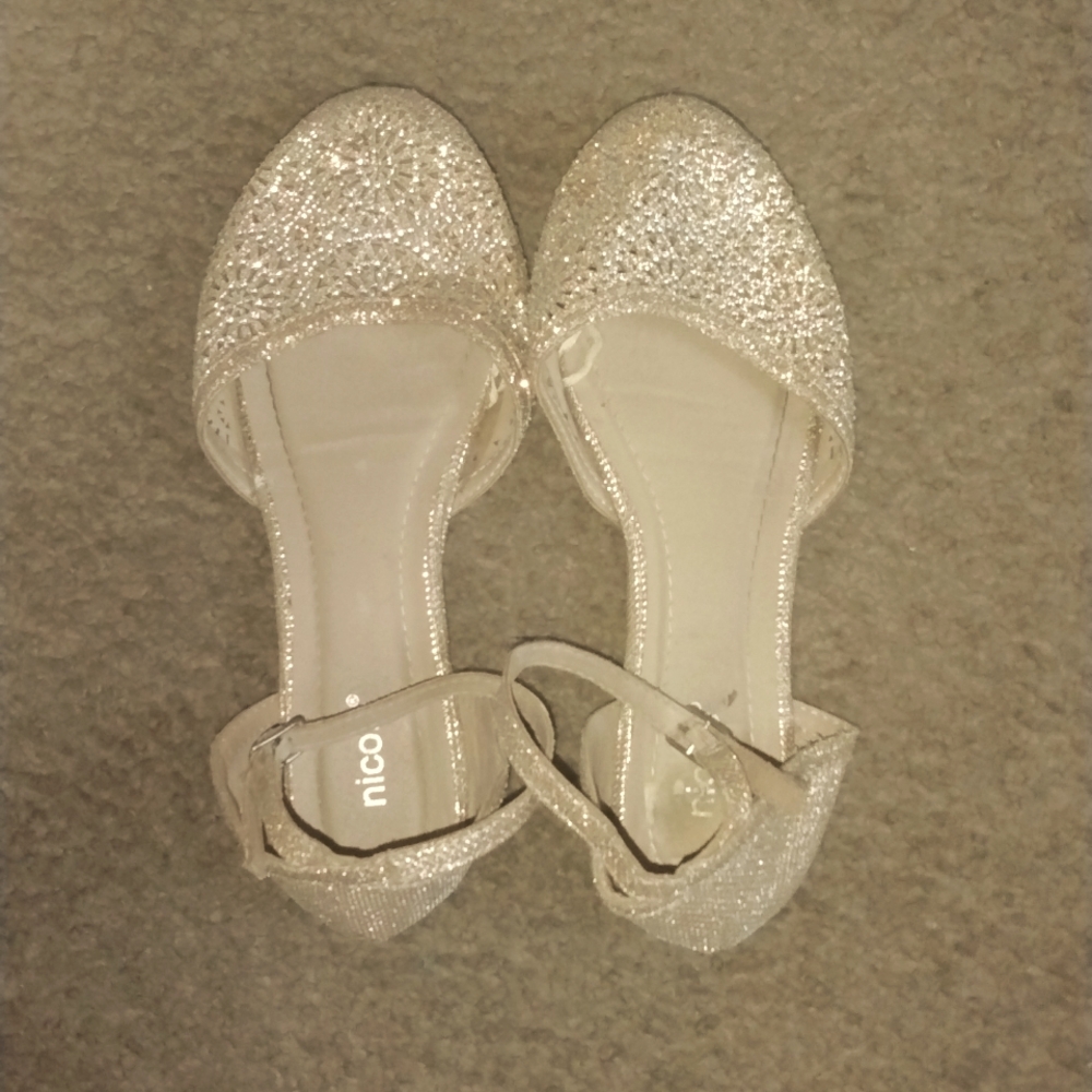 Nicole Gold dress shoes